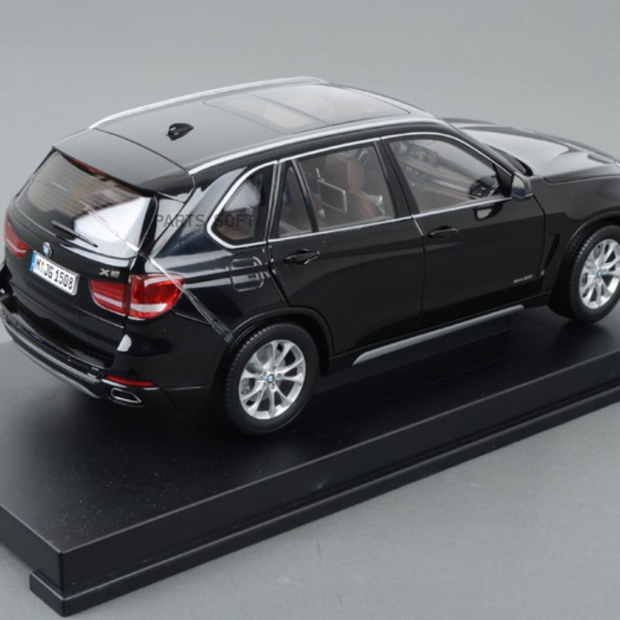 Модель автомобиля BMW X5 (F15) 1:18 scale Sapphire Black BMW 80432318987  купить в Интернет магазине AutoStop в Крыму